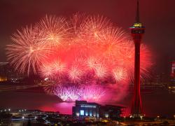 Cina: fuochi d'artificio per la Festa di primavera a Macao (1)