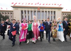 Cina: Pechino, riunione di chiusura di seconda sessione 14ma NPC (1)