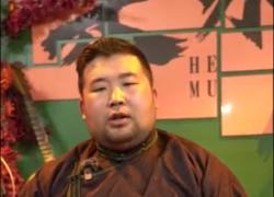 Cina: performance di canto gutturale in un villaggio nello Xinjiang