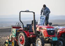 Cina: Mongolia Interna, agricoltura primaverile a Hinggan League (2)