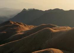 Cina: montagna di Wugong attira giovani, amanti di vita all'aria aperta