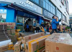 Cina: settore dei corrieri registra aumento in gestione pacchi