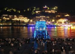 Cina: Lanzhou, forte crescita attività notturne stimola turismo, consumi