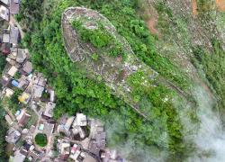Cina: video mostra rovine di antica città a forma di impronta nel Guizhou