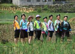 Cina: Guangxi, giovani imprenditori nel villaggio di Wuying (2)