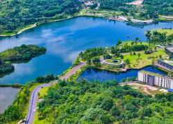 Cina: veduta aerea del lago Mingyue a Chongqing