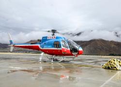 Cina: Xizang, elicottero civile effettua test di volo a Lhasa (1)