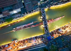 Cina: Fujian, gara notturna di dragon boat a Fuzhou (3)