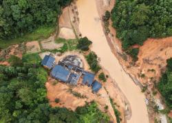 Cina: piogge causano frane e inondazioni nel Guangdong (1)