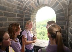Cina: Tianjin, giovani internazionali visitano sezione Grande Muraglia