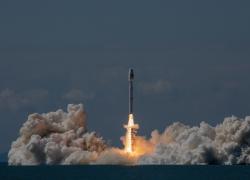 Cina: razzo Smart Dragon-3 lancia 8 satelliti dal mare