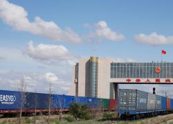Cina: porto terrestre al confine con la Mongolia, gestisce 20.000 treni merci Cina-Europa