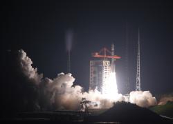 Cina: lanciato gruppo di satelliti in orbita terrestre bassa