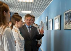 Russia: mostra di foto celebra 80mo anniversario vittoria in Guerra mondiale antifascista (1)