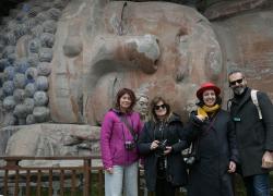 Cina: artisti italiani visitano grotte rupestri di Dazu