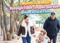Una coppia di cavalieri stranieri insegue il sogno nella Cina rurale