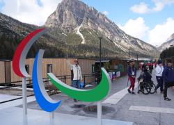 Milano-Cortina 2026: Cortina, atleti arrivano al Villaggio paralimpico (1)
