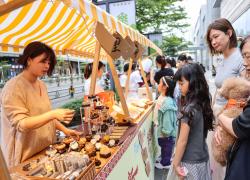 Cina: ad Hainan il mercato dedicato al patrimonio culturale immateriale (1)