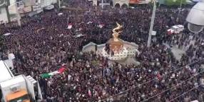 Iran, i funerali delle 168 fra bambine e insegnanti della scuola elementare di Minab bombardata da Usa e Israele - VIDEO