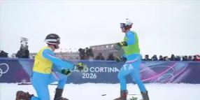Olimpiadi Milano Cortina, 10&ordf; medaglia d&rsquo;oro per l&rsquo;Italia: Simone Deromedis vince nello skicross, argento a Federico Tomasoni - VIDEO