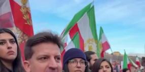 Iran, manifestazione a Roma dei nostalgici dei Pahlavi