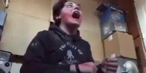 Transgender Jesse Strang aveva attacchi schizofrenici, la responsabile della Sparatoria a Tumble Ridge in Canada era depressa - VIDEO