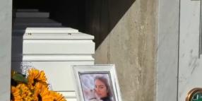 Pamela Genini, "decapitato il corpo, testa portata via dal cimitero", la scoperta choc degli operai durante spostamento della bara - VIDEO