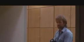 Morte Chuck Norris, l'attore nel film Invasion Usa, la scena dello scontro finale tra Matt Hunter e Richard Lynch - VIDEO