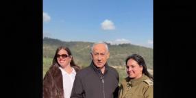 "Netanyahu morto, il VIDEO per smentire le voci &egrave; AI: dalle  persone che indossano le mascherine alla fede che scompare"