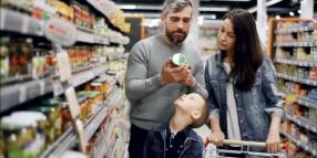 Consumatori nomadi tra insegne e marchi: nel carrello c'è l'essenziale