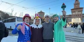 Milano entra nel clima dei Giochi nel giorno d'apertura