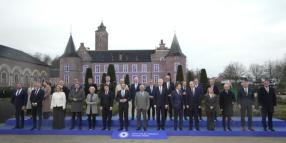 La "foto di famiglia" dei leader Ue al vertice informale in Belgio