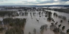 La Garonna rompe gli argini, case sommerse nel sud-ovest della Francia