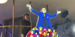 Sanremo, inaugurata all'Ariston opera luminosa dedicata a Pippo Baudo