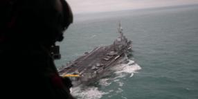 A bordo della Charles de Gaulle, la portaerei che non dorme mai
