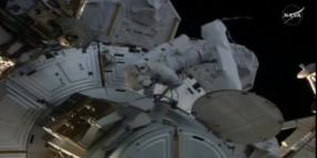 Passeggiata spaziale all'esterno della ISS per gli astronauti Nasa