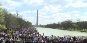 Washington, maxi pupazzo contro Trump al corteo No Kings