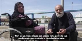 Sfollati anziani nello stadio a Beirut, tra umiliazione e paura