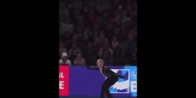 Olimpiadi Milan- Cortina, il VIDEO del salto mortale all&rsquo;indietro di Ilia Malinin durante la sua esibizione nel pattinaggio artistico 