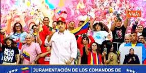 Maduro balla ancora davanti ai suoi sostenitori a Caracas