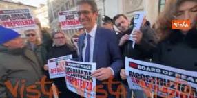 Flashmob di +Europa contro partecipazione dell'Italia al Board of Peace for Gaza