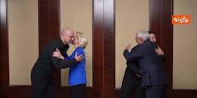 Zelensky accoglie a Kiev Von Der Leyen e Costa nel giorno del quarto anniversario della guerra