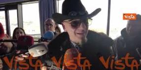 J-Ax: La destra faccia la destra veramente, cosa dobbiamo fare ce lo dicono gli USA