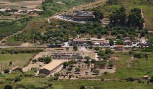 Himera dagli alti dirupi: con il Gruppo Fs viaggio nella più grande necropoli greca della Sicilia