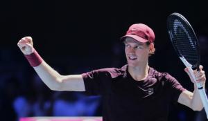 Atp Vienna, Sinner batte Zverev 3-6/6-3/7-5 in finale, 22esimo titolo in carriera per Jannik, a Parigi può tornare numero 1 al mondo - VIDEO