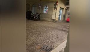 Cori fascisti nella sede FdI a Parma: “Camicia nera trionferà”, Roscani (FdI): “Niente lezioni dal Pd che inneggia alle brigate rosse” - VIDEO