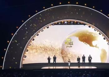 Sorteggio Mondiali 2026, Trump riceve "Premio Fifa per la Pace" da presidente Infantino, tycoon: "Ora il mondo è un posto più sicuro" - VIDEO