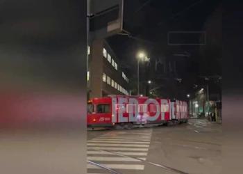 Stazione Centrale Milano, altro tram deragliato all&rsquo;incrocio tra via F Filzi e Galvani, a causare l'incidente 1 bullone sui binari - VIDEO