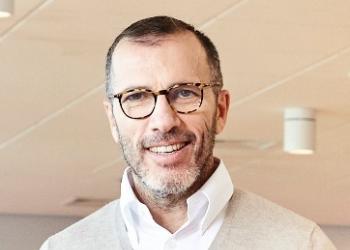 TIM, risultati 2025 con ricavi a &euro;13,7 mld (+2,7%), EBITDA a &euro;3,7 mld (+6,5%), debito netto a &euro;6,9 mld, buyback fino a &euro;400 mln