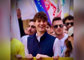 Courmayer, attivista M5s e studente 20enne Riccardo Mirarchi morto per un incidente sugli sci: schiantato contro un albero - VIDEO